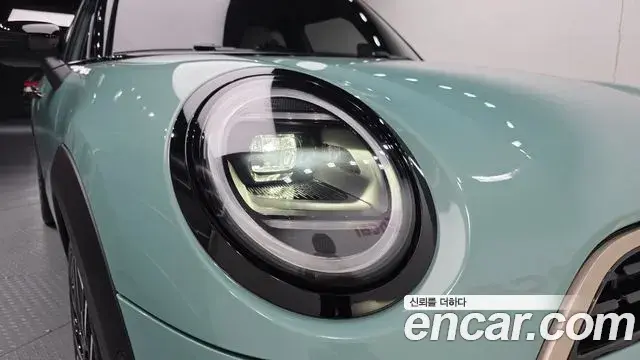 Mini Cooper S 2024 — Photo 6/33