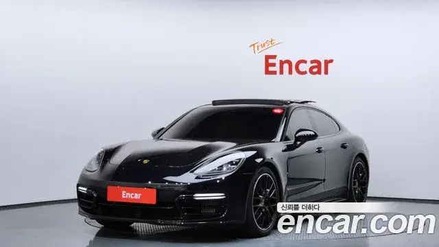 Porsche Panamera 2020 — ფოტო 21/37