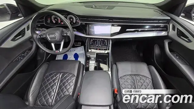 Audi Q8 2023 — Şəkil 12/20