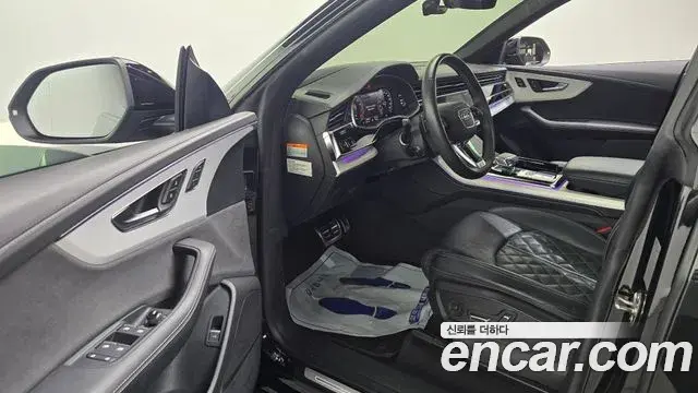 Audi Q8 2023 — Şəkil 18/20