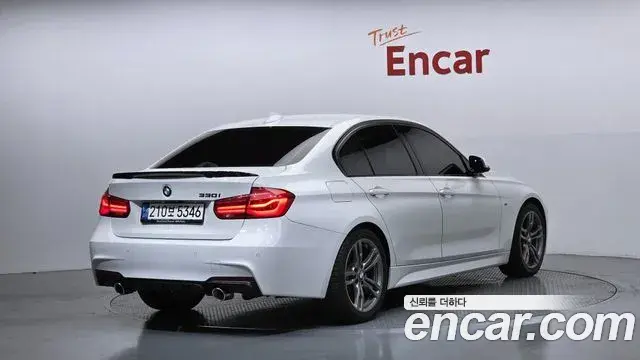 BMW 3 Series 2018 — Şəkil 14/20