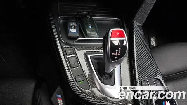BMW 3 Series 2018 — Şəkil 16/20