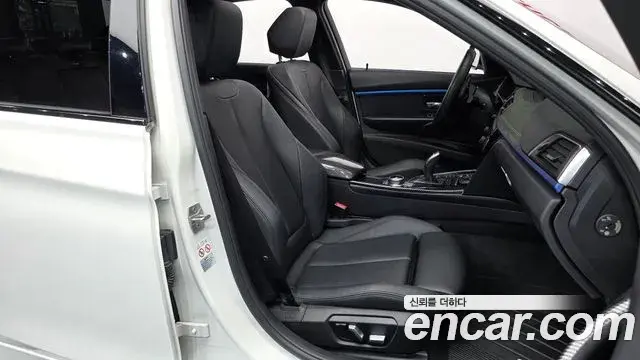BMW 3 Series 2018 — Şəkil 1/20
