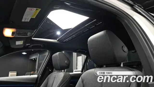 BMW 3 Series 2018 — Şəkil 10/20