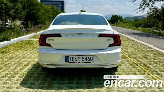 Volvo S90 2024 — Photo 10/20