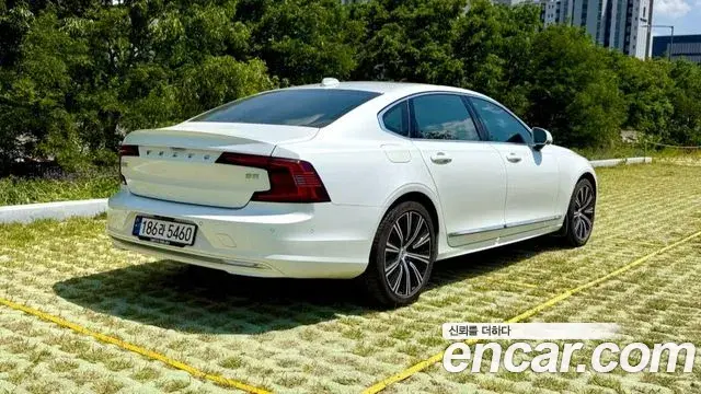 Volvo S90 2024 — Photo 2/20