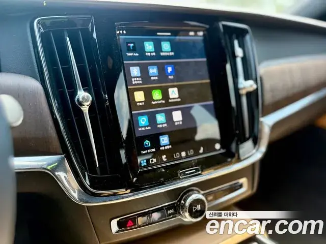 Volvo S90 2024 — Photo 1/20