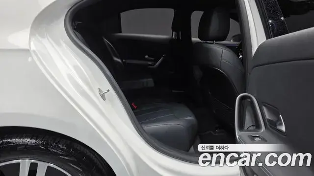 Mercedes-Benz A-Class 2023 — Photo 18/30