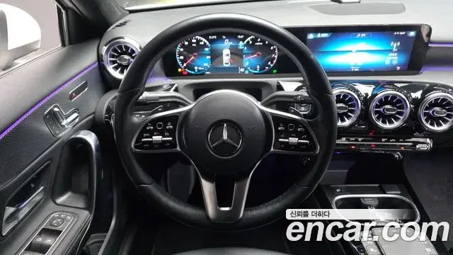 Mercedes-Benz A-Class 2023 — Photo 11/30