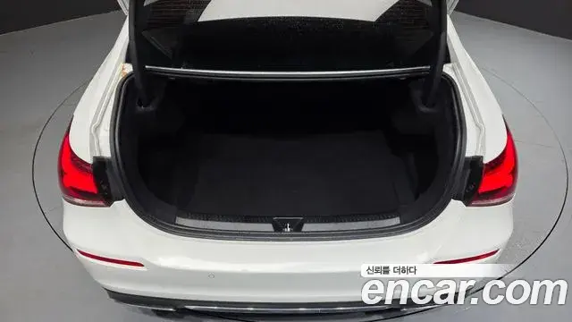 Mercedes-Benz A-Class 2023 — Photo 10/30