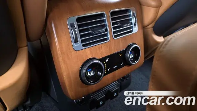 Land Rover Range Rover 2018 — Şəkil 8/20