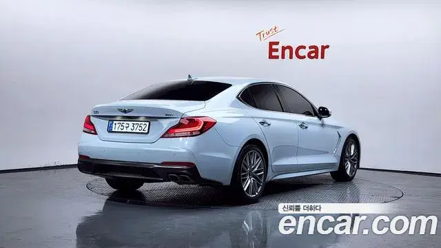 Genesis G70 2020 — ფოტო 14/31