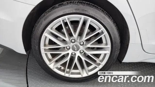 Genesis G70 2020 — ფოტო 26/31