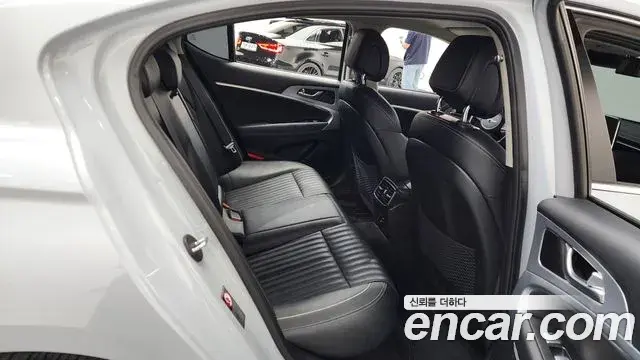 Genesis G70 2020 — ფოტო 29/31