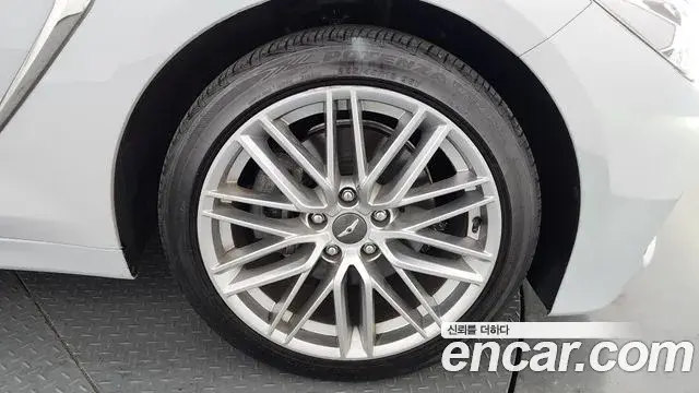 Genesis G70 2020 — ფოტო 11/31