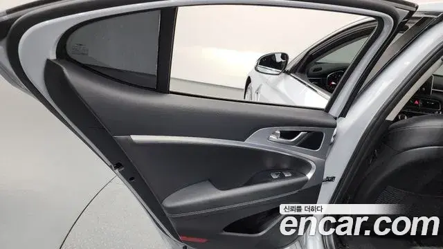 Genesis G70 2020 — ფოტო 5/31
