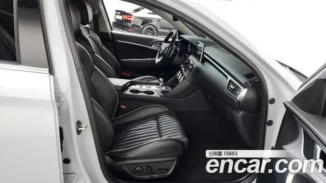 Genesis G70 2020 — ფოტო 12/31