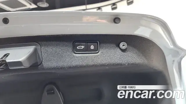 Genesis G70 2020 — ფოტო 28/31