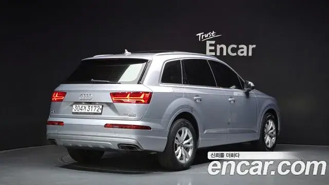 Audi Q7 2019 — Фото 2/20