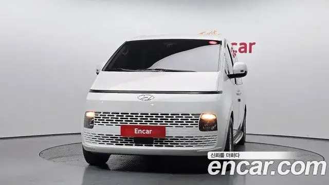 Hyundai Staria 2022 — ფოტო 8/32
