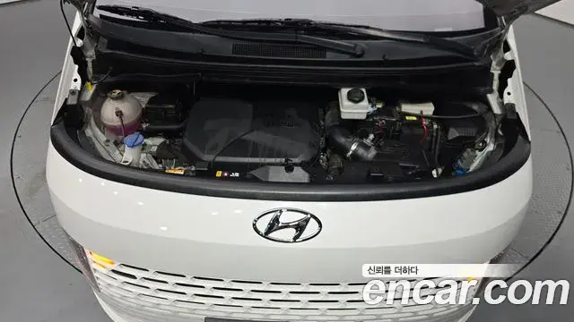 Hyundai Staria 2022 — ფოტო 26/32