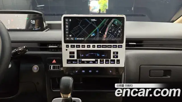 Hyundai Staria 2022 — ფოტო 30/32