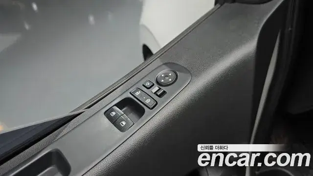 Hyundai Staria 2022 — ფოტო 20/32