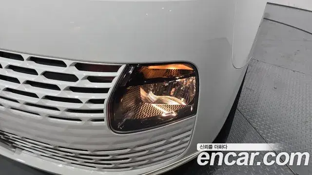 Hyundai Staria 2022 — ფოტო 15/32