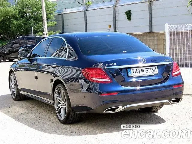 Mercedes-Benz E-Class 2020 — Фото 2/20