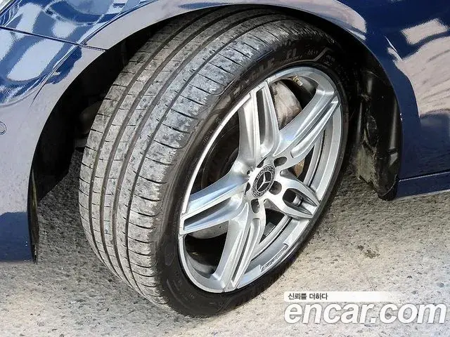 Mercedes-Benz E-Class 2020 — Фото 19/20