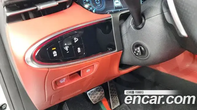 Genesis GV70 2021 — ფოტო 32/39