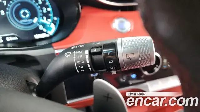 Genesis GV70 2021 — ფოტო 27/39