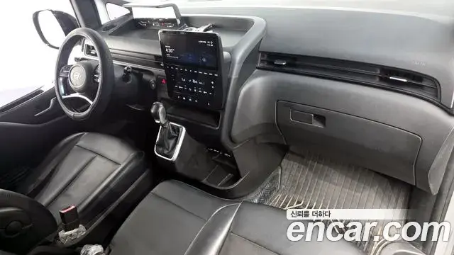 Hyundai Staria 2021 — Şəkil 11/30