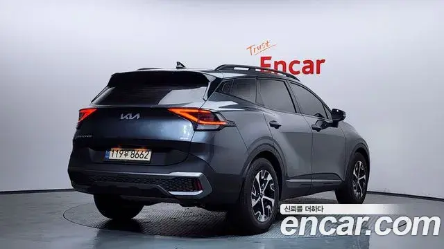 Kia Sportage 2022 — Фото 1/20