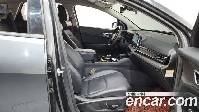 Kia Sportage 2022 — ფოტო 12/34