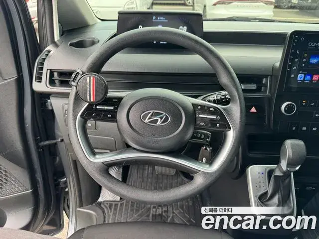 Hyundai Staria 2022 — Photo 2/19