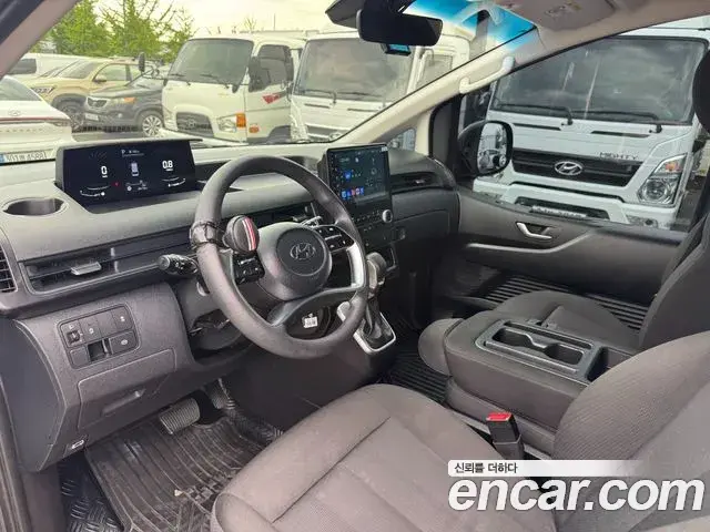 Hyundai Staria 2022 — Photo 10/19