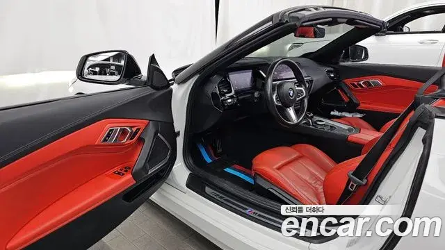 BMW Z4 2019 — ფოტო 27/32