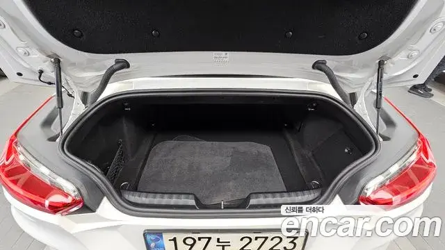 BMW Z4 2019 — ფოტო 23/32