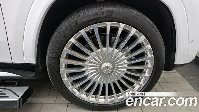 Mercedes-Benz GLS-Class 2021 — Photo 8/34