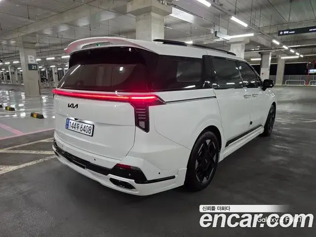 Kia Carnival 2023 — Şəkil 8/16