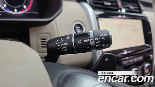 Land Rover Discovery 5 2019 — ფოტო 14/35