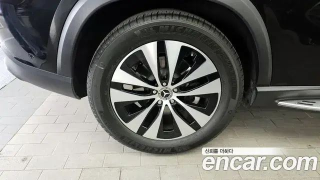 Mercedes-Benz GLE-Class 2024 — Photo 9/34