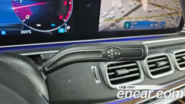 Mercedes-Benz GLE-Class 2024 — Photo 13/34