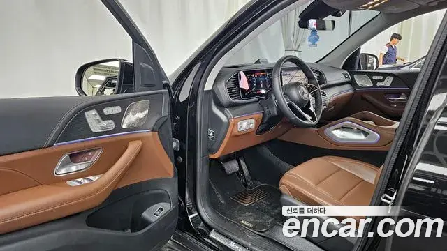 Mercedes-Benz GLE-Class 2024 — Photo 23/34