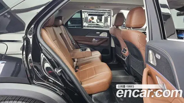 Mercedes-Benz GLE-Class 2024 — Photo 31/34