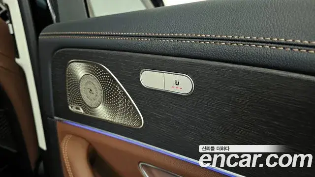 Mercedes-Benz GLE-Class 2024 — Photo 17/34