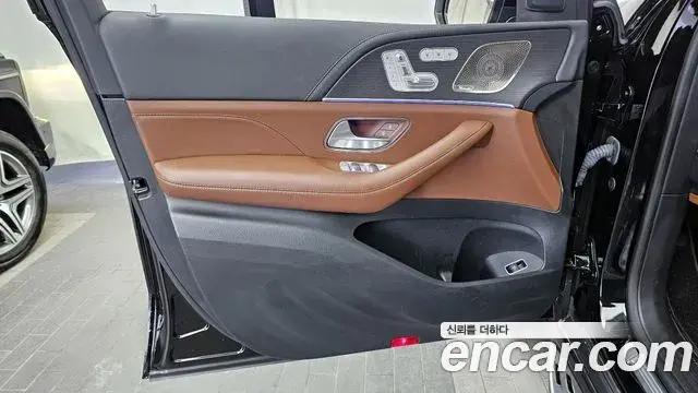 Mercedes-Benz GLE-Class 2024 — Photo 21/34