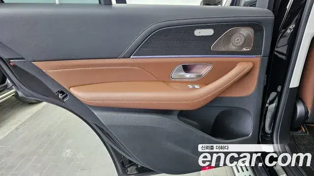 Mercedes-Benz GLE-Class 2024 — Photo 12/34