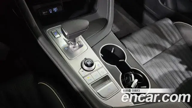 Genesis G70 2018 — ფოტო 19/20